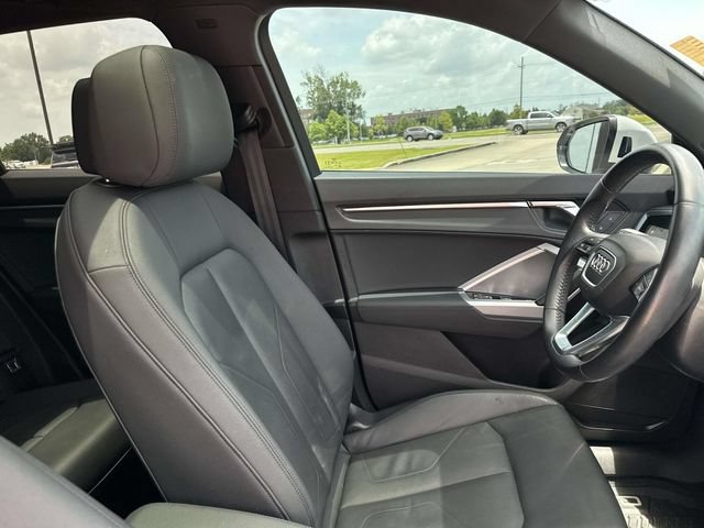 Used 2020 Audi Q3 2.0T Premium w/ Convenience Package AWD/4WD image 17