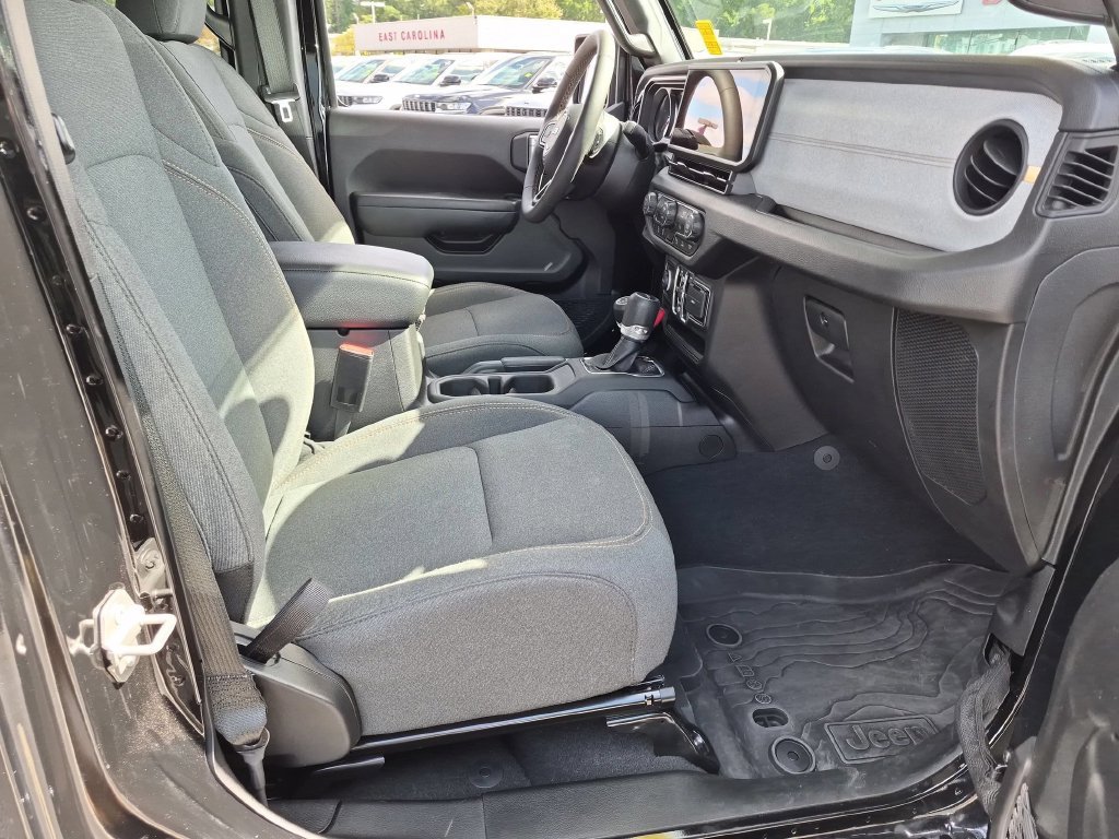 Certified 2024 Jeep Gladiator Sport AWD/4WD image 30