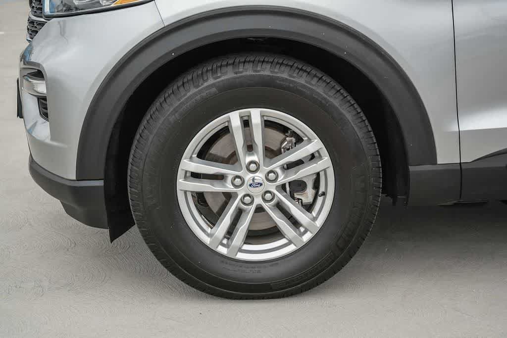 Used 2022 Ford Explorer XLT w/ Equipment Group 202A RWD image 5