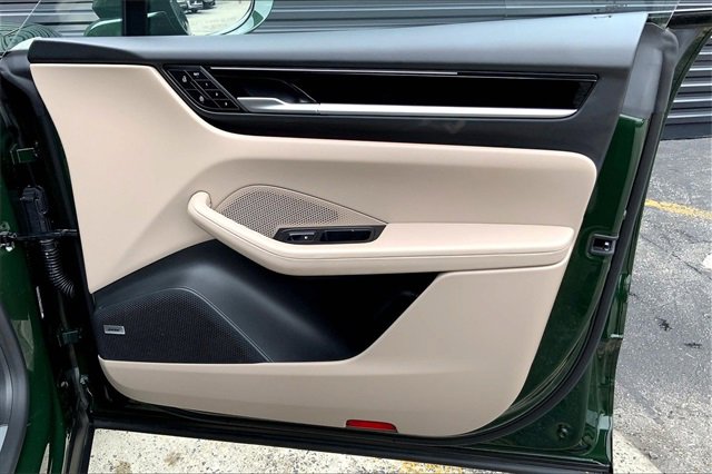 Used 2025 Porsche Macan Electric image 29