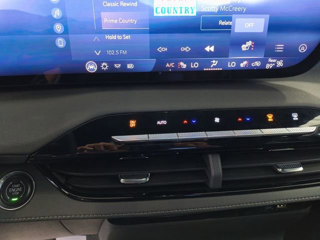 Used 2025 Buick Enclave Preferred AWD/4WD image 15