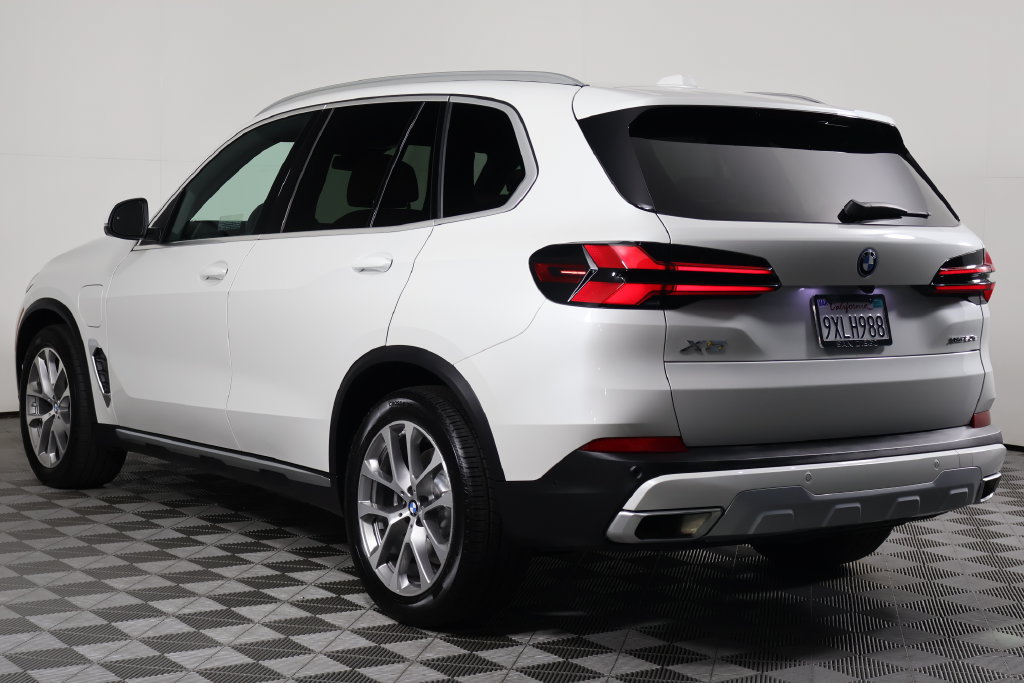 Certified 2026 BMW X5 xDrive50e w/ Executive Package AWD/4WD image 6