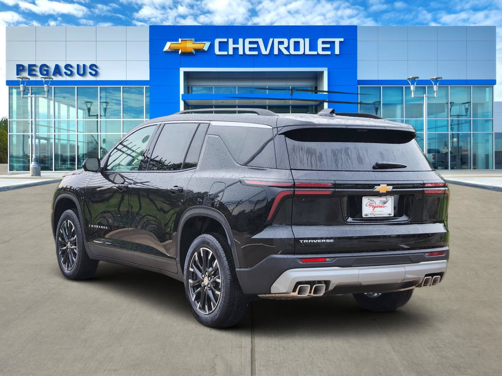 New 2026 Chevrolet Traverse LT w/ Sun and Wheel Package FWD image 5