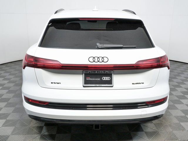 Used 2023 Audi e-tron Premium Plus w/ Premium Plus Package image 30