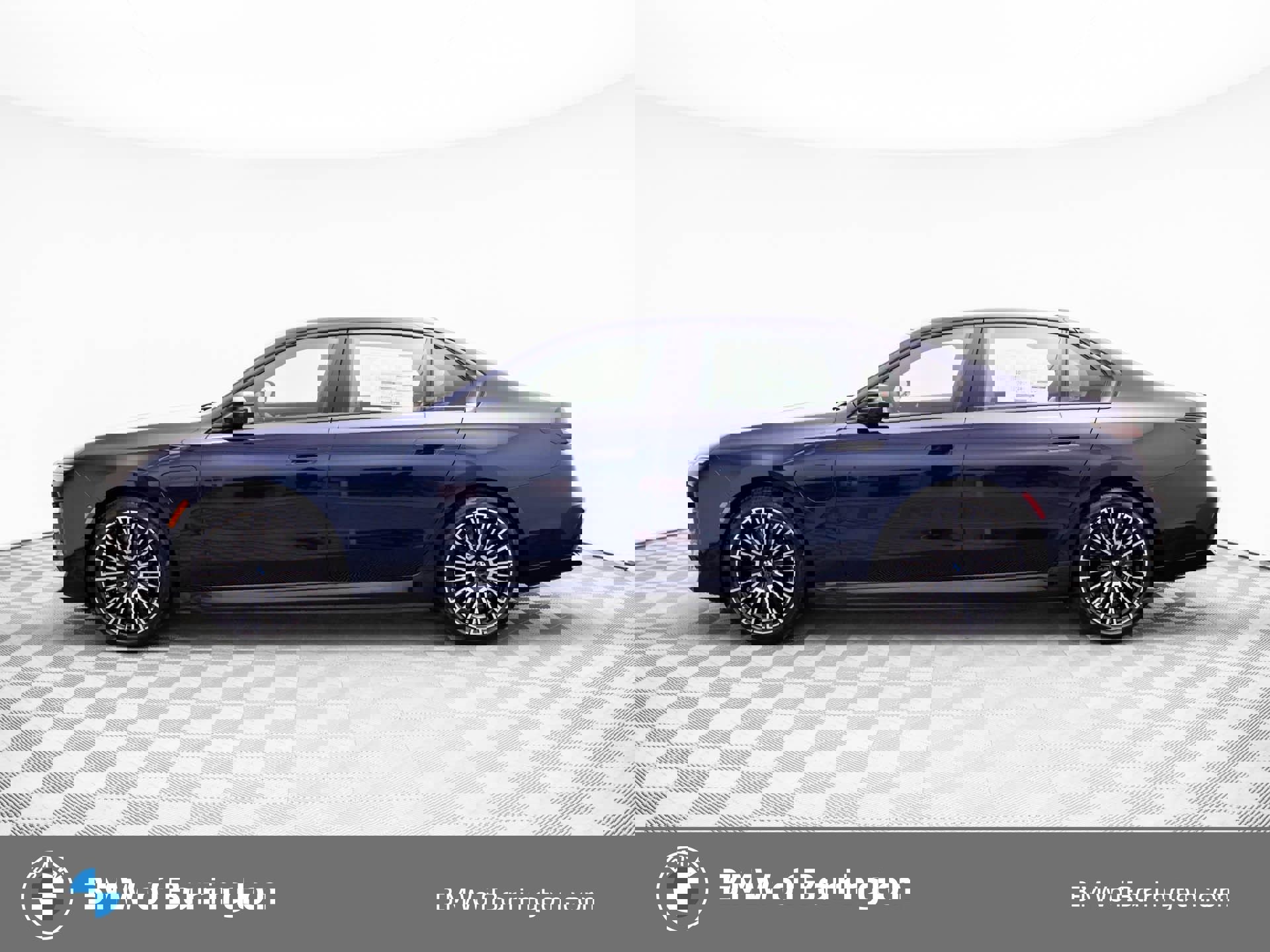 New 2026 BMW 750e xDrive image 2