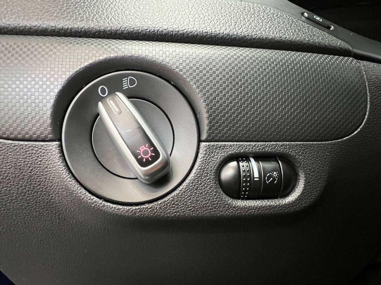Used 2012 Volkswagen Jetta SE FWD image 22