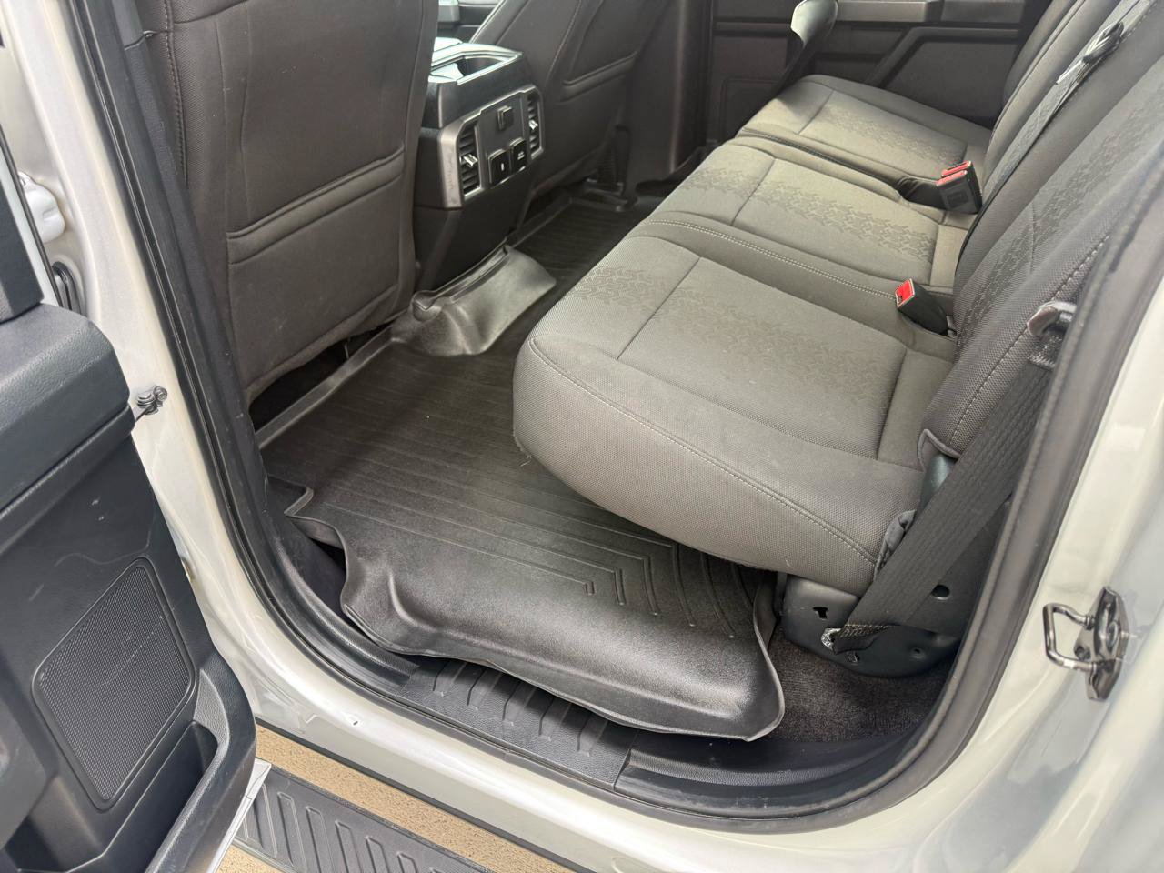 Used 2018 Ford F150 XLT w/ Equipment Group 302A Luxury AWD/4WD image 13