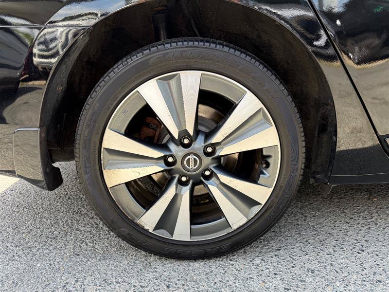 Used 2018 Nissan Sentra SL w/ Protection Package FWD image 12