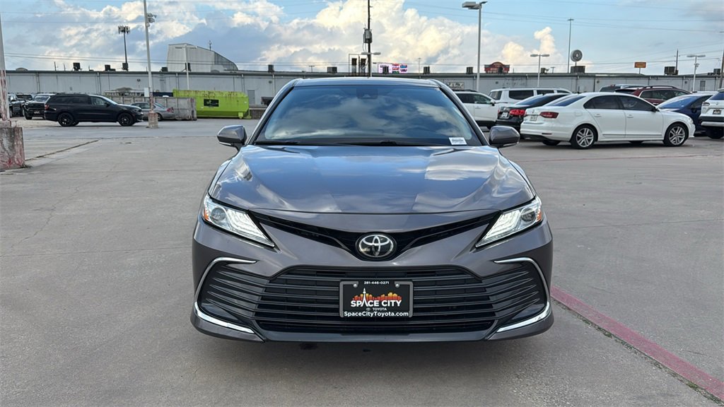 Used 2023 Toyota Camry XLE image 2