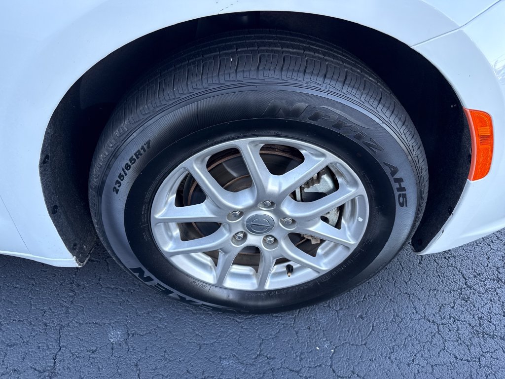 Used 2025 Chrysler Pacifica Select FWD image 28