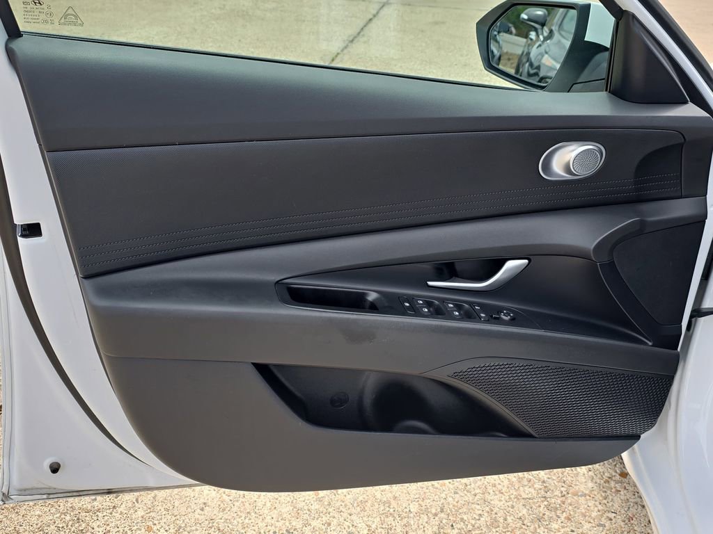 Certified 2024 Hyundai Elantra SEL image 25