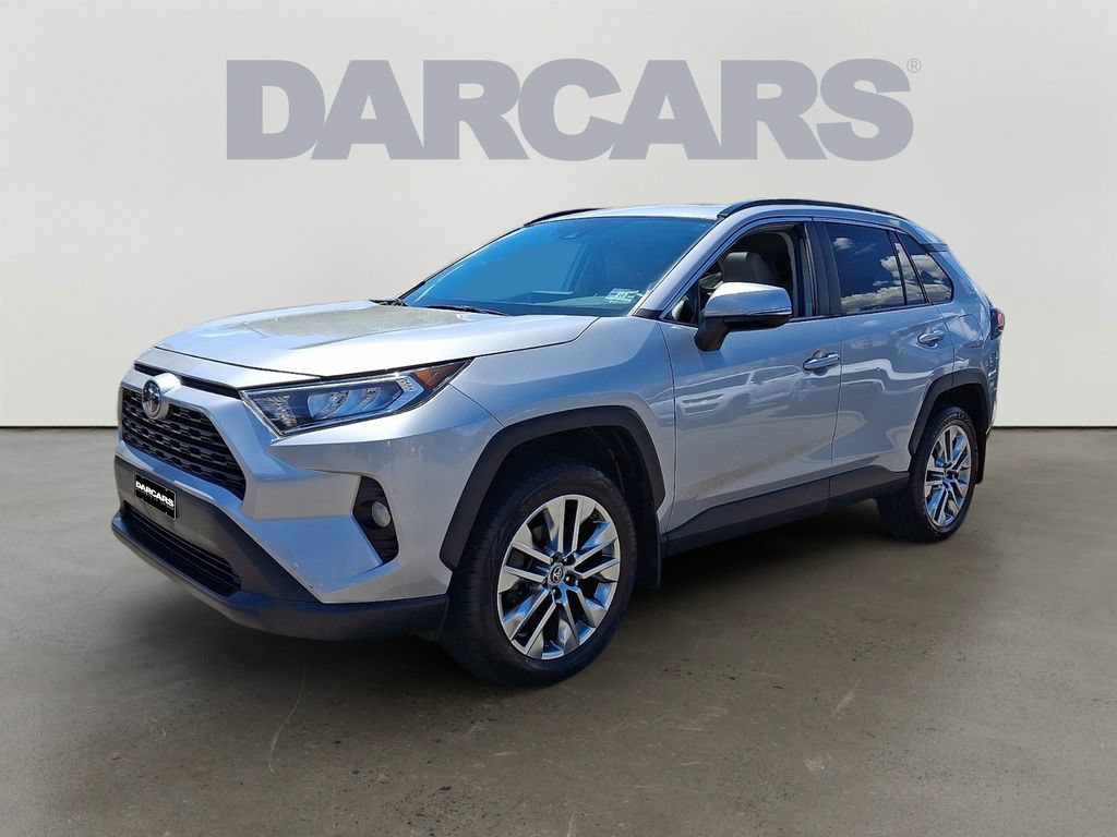 Used 2019 Toyota RAV4 XLE Premium w/ Cold Weather Package AWD/4WD image 3
