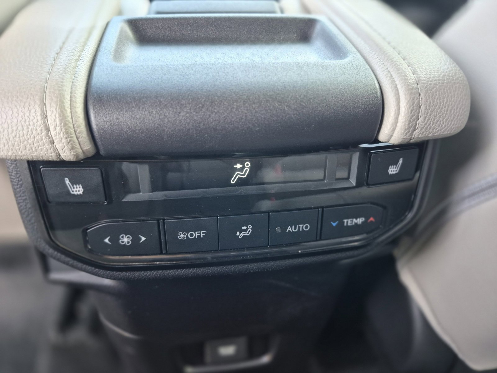 Used 2025 Toyota Grand Highlander AWD Hybrid image 18
