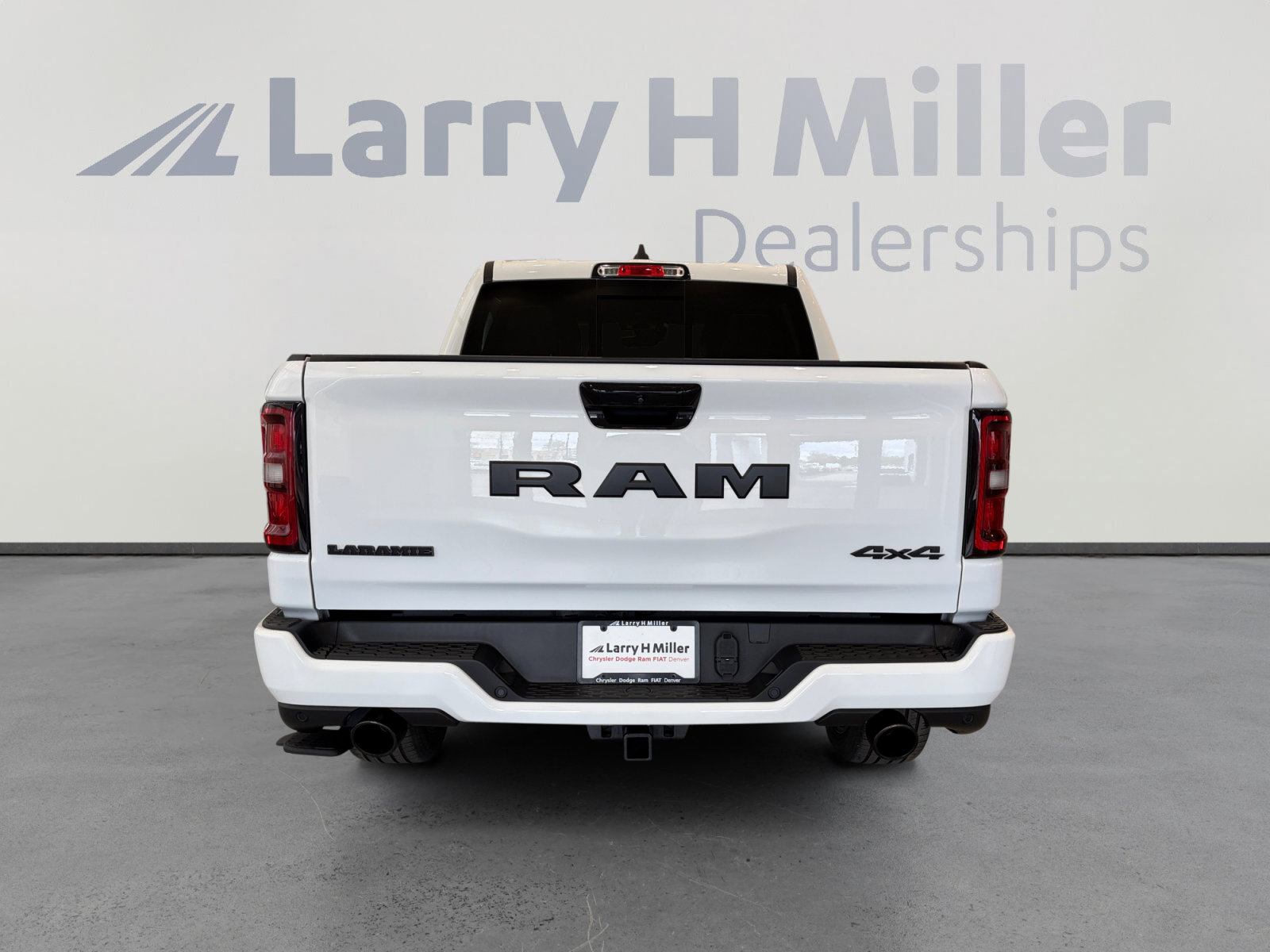 Used 2025 RAM 1500 Laramie w/ Night Edition AWD/4WD image 4
