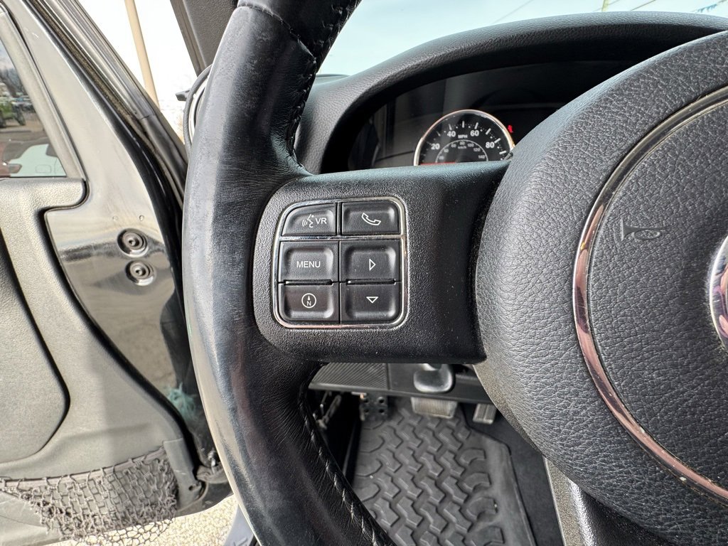 Used 2016 Jeep Wrangler Unlimited Sahara w/ Connectivity Group image 21