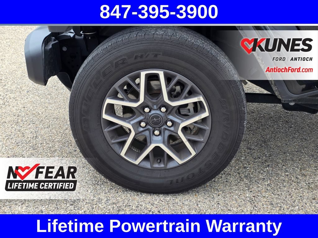 Used 2025 Jeep Wrangler Unlimited Sahara AWD/4WD image 16