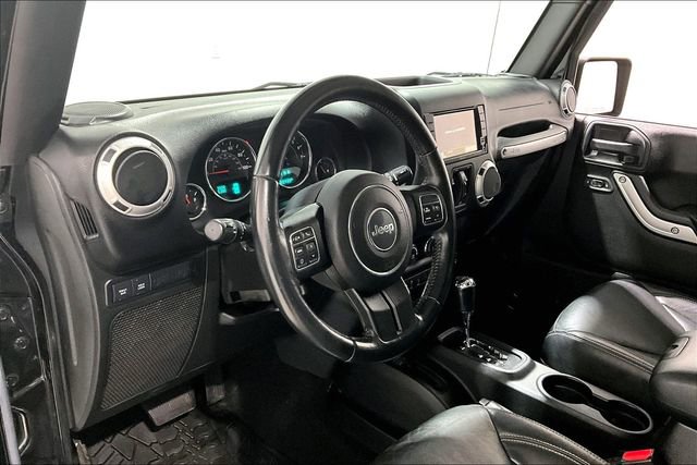 Used 2016 Jeep Wrangler Unlimited Rubicon w/ Connectivity Group image 17