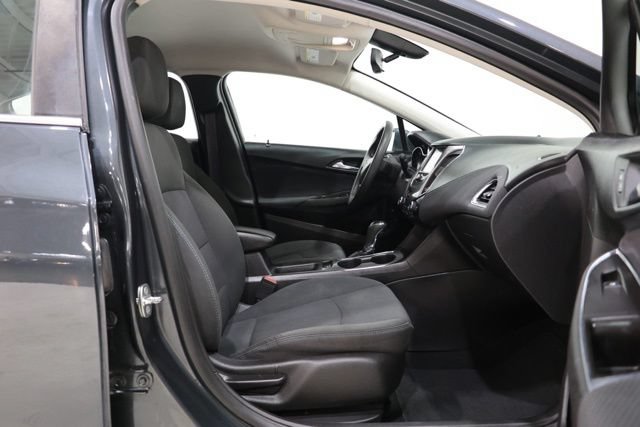 Used 2017 Chevrolet Cruze LT w/ Convenience Package FWD image 30