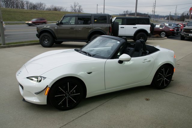 Used 2024 MAZDA MX-5 Miata Grand Touring w/ Weather Package image 9
