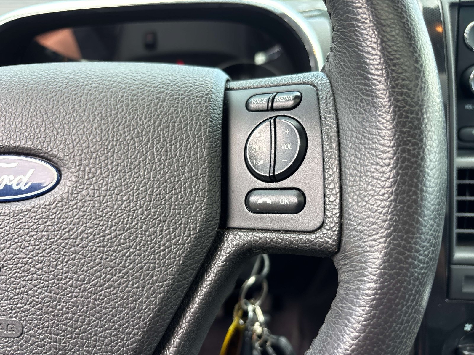 Used 2010 Ford Explorer XLT AWD/4WD image 21