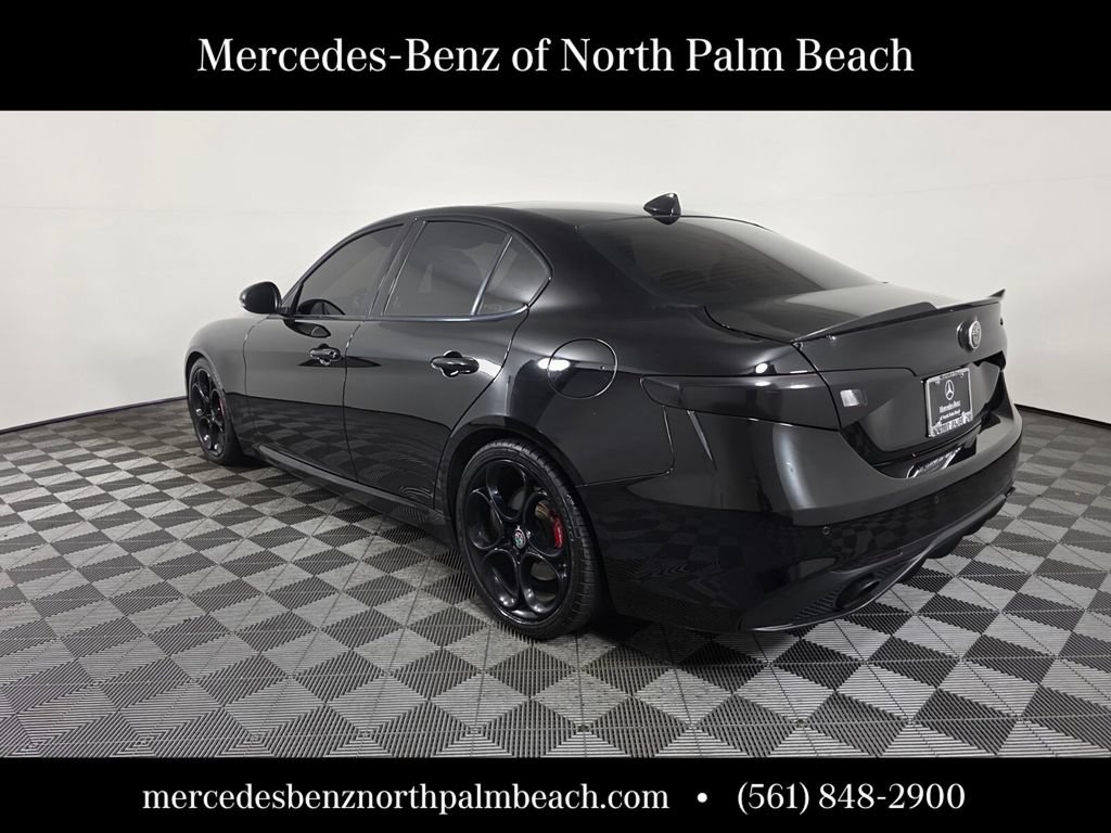 Used 2021 Alfa Romeo Giulia Ti Sport RWD image 4