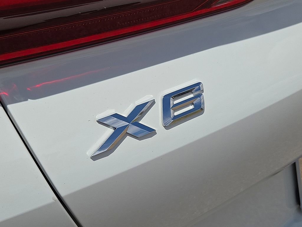 Used 2026 BMW X6 xDrive40i AWD/4WD image 11
