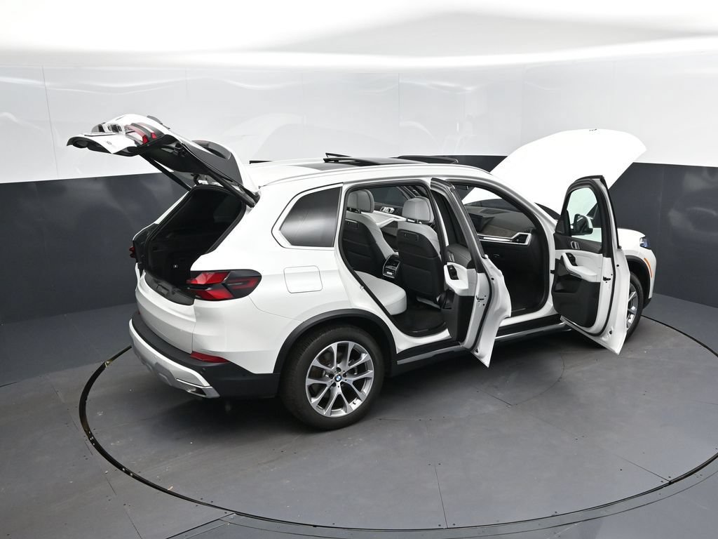 Certified 2026 BMW X5 xDrive40i w/ Climate Comfort Package AWD/4WD image 49