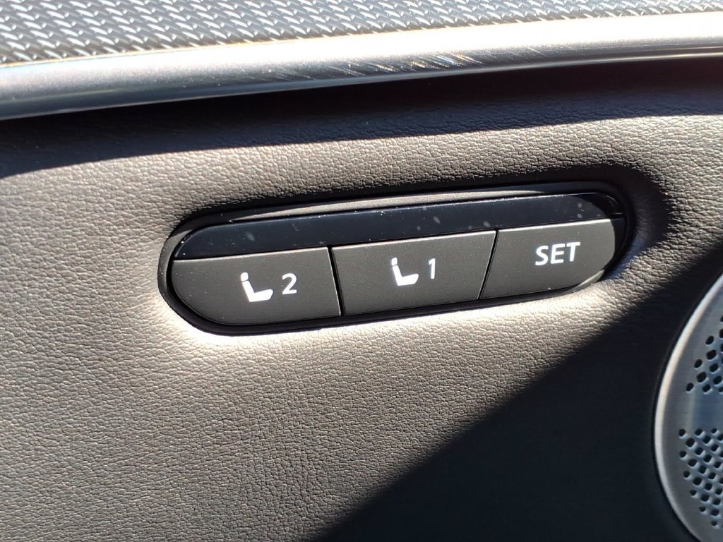 Used 2023 INFINITI QX50 Sport AWD/4WD image 19