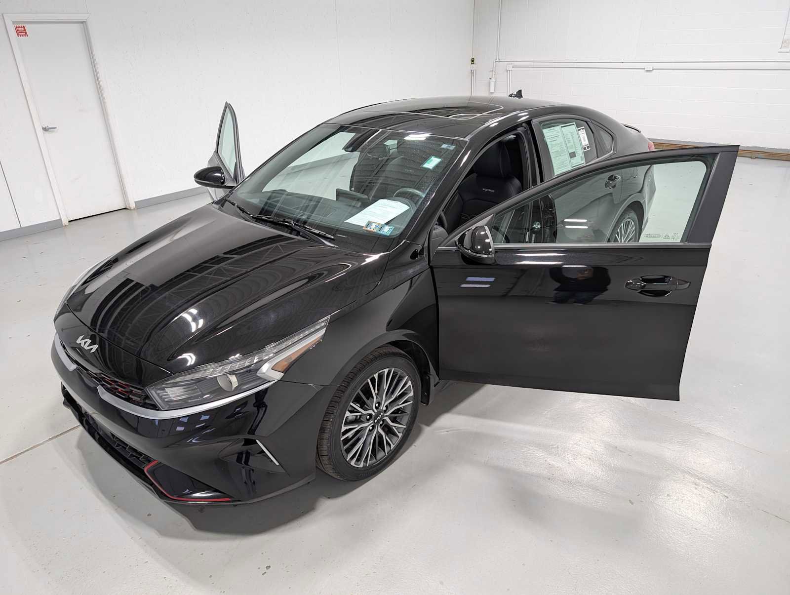 Certified 2024 Kia Forte GT-Line w/ GT-Line Premium Package image 16