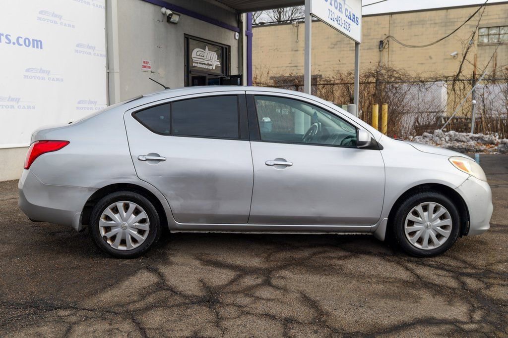 Used 2012 Nissan Versa SV w/ Convenience Pkg FWD image 8