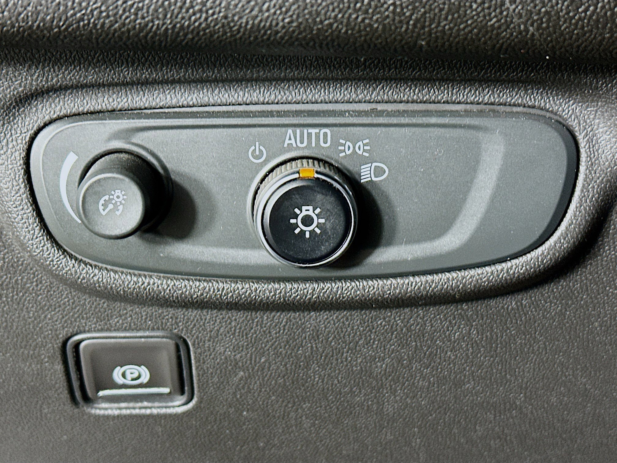 Used 2021 GMC Terrain SLE image 16