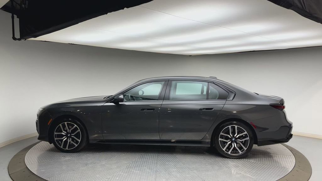 Used 2024 BMW 760i xDrive w/ Executive Package AWD/4WD image 5