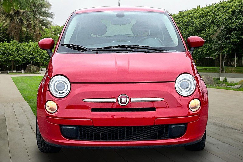 Used 2017 FIAT 500 Pop w/ Red Roof & Mirror Cap Package FWD image 2