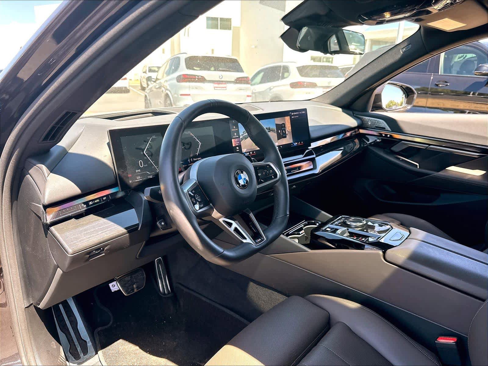 Used 2024 BMW 540i xDrive w/ Premium Package AWD/4WD image 18