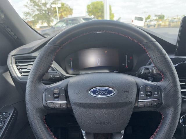 Used 2025 Ford Escape ST-Line AWD/4WD image 7