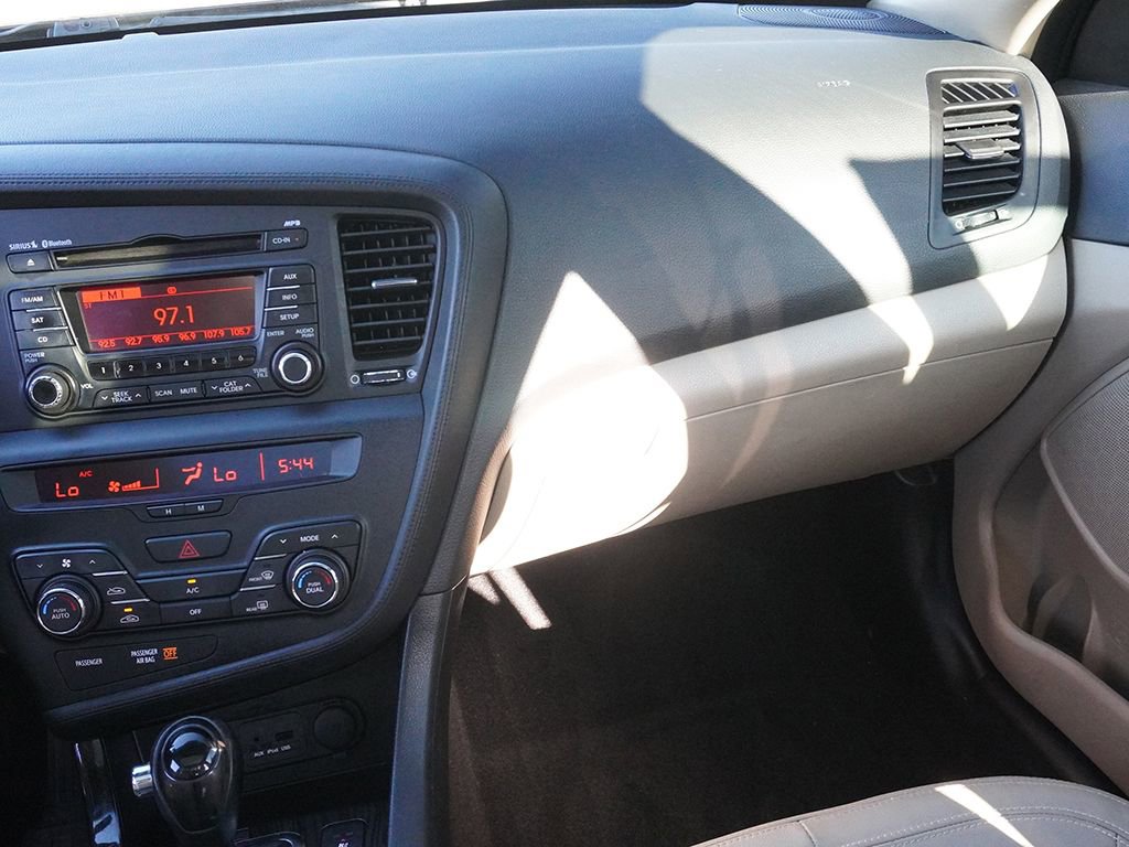 Used 2011 Kia Optima EX w/ Premium Pkg FWD image 29