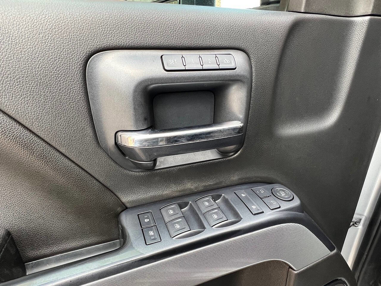 Used 2015 Chevrolet Silverado 3500 LTZ image 14