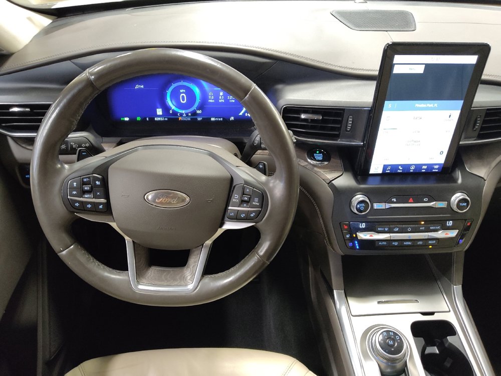 Used 2020 Ford Explorer Platinum w/ Premium Technology Package AWD/4WD image 22