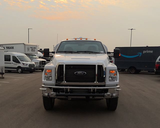 New 2027 Ford F750 2WD Regular Cab Super Duty image 4