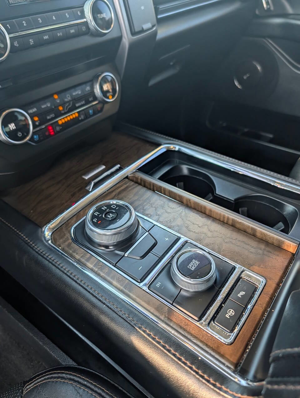 Used 2018 Ford Expedition Platinum AWD/4WD image 21