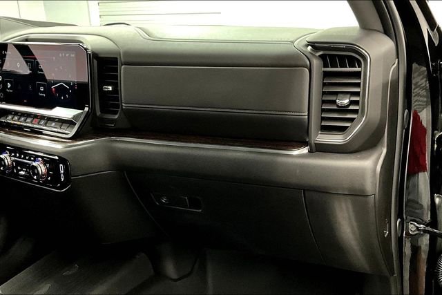 Used 2025 GMC Sierra 1500 SLE w/ Preferred Package AWD/4WD image 18