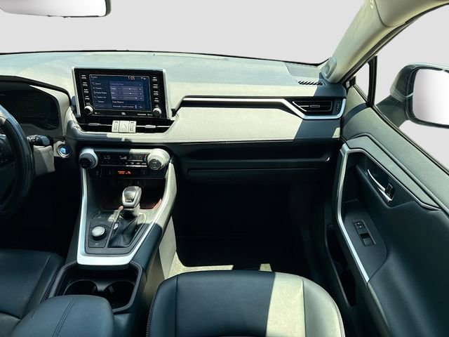 Used 2020 Toyota RAV4 Limited AWD/4WD image 18