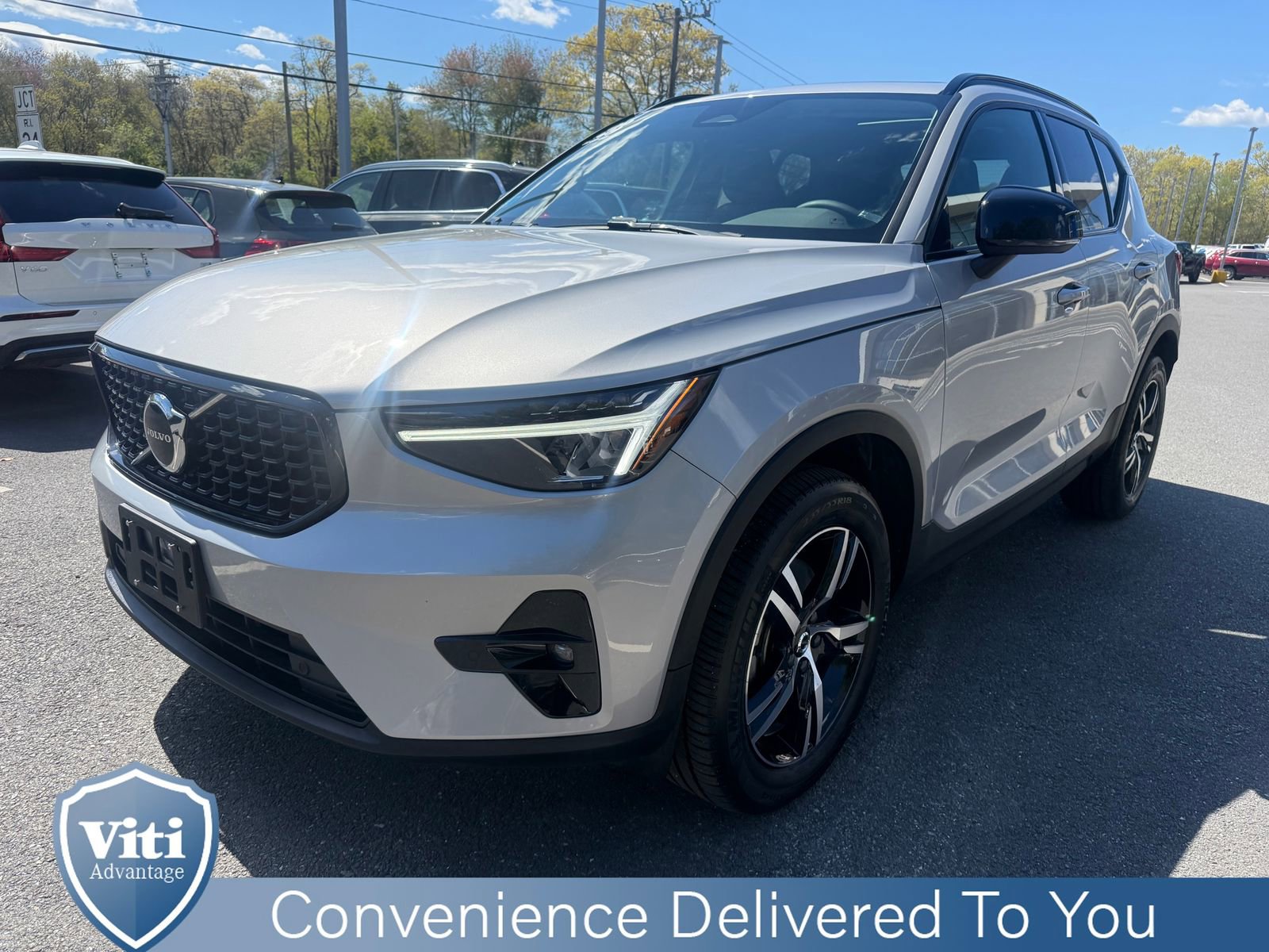 Certified 2023 Volvo XC40 B5 Plus w/ Climate Package AWD/4WD image 4