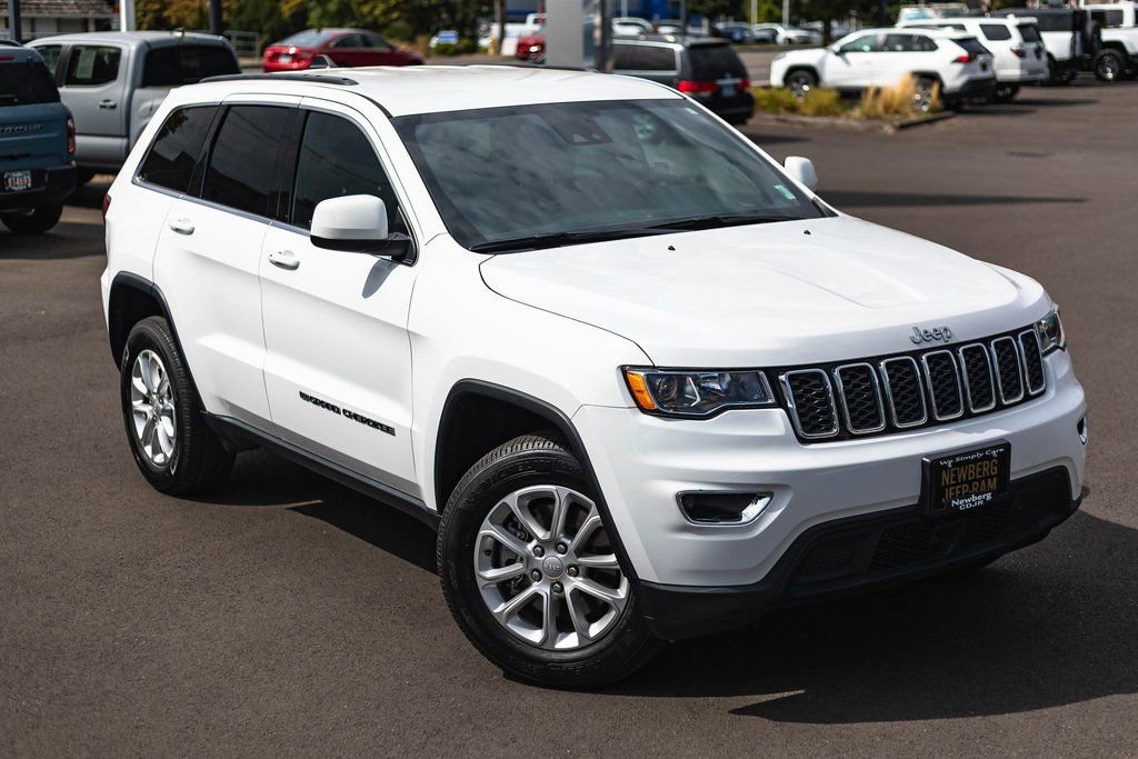 Used 2022 Jeep Grand Cherokee Laredo X image 3