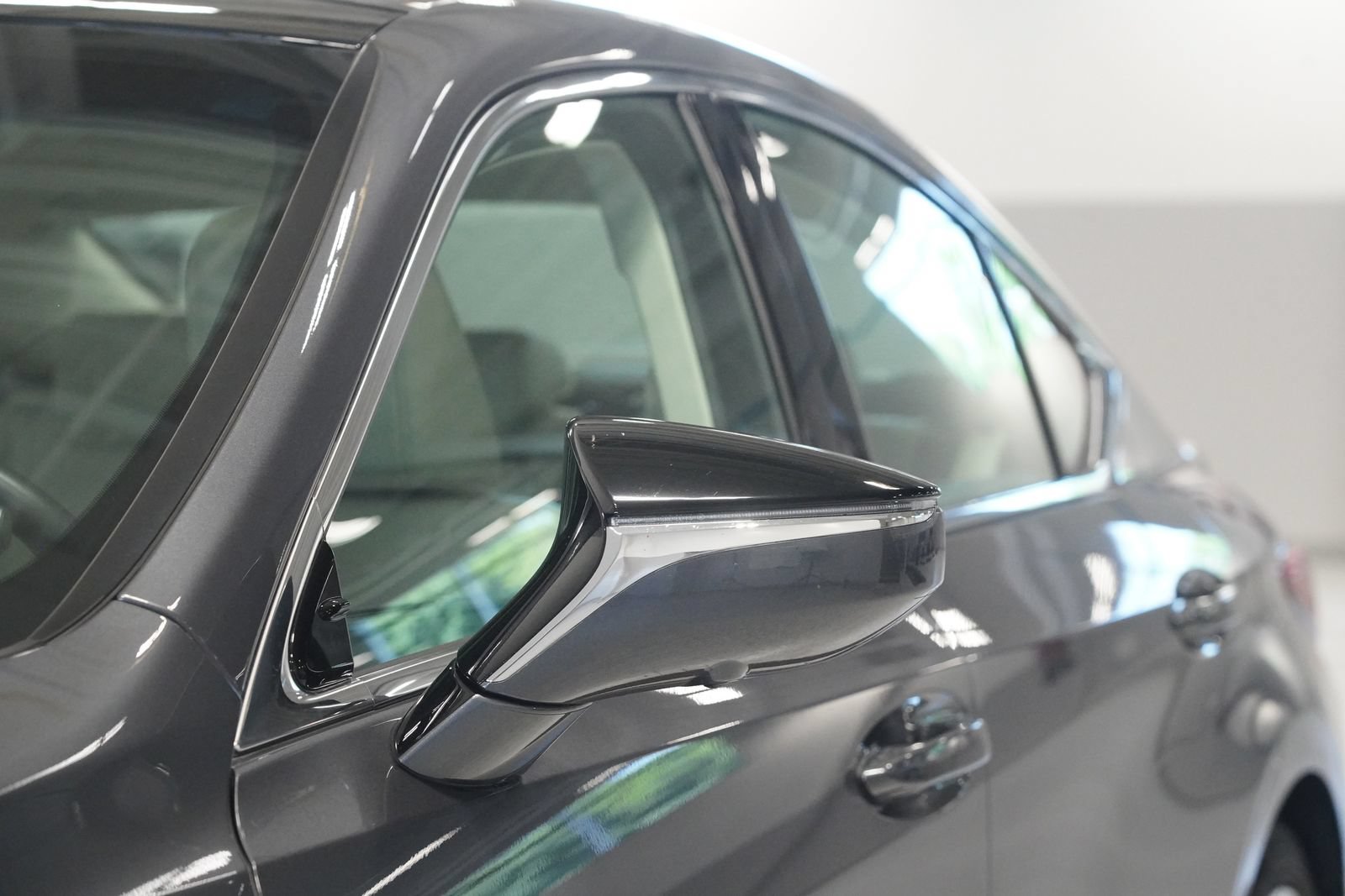Used 2023 Lexus ES 350 Ultra Luxury w/ Accessory Package (Z2) FWD image 7
