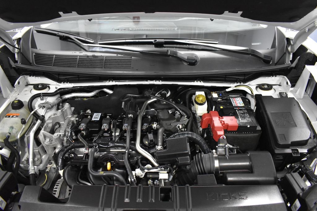 Certified 2025 Nissan Kicks SR image 30