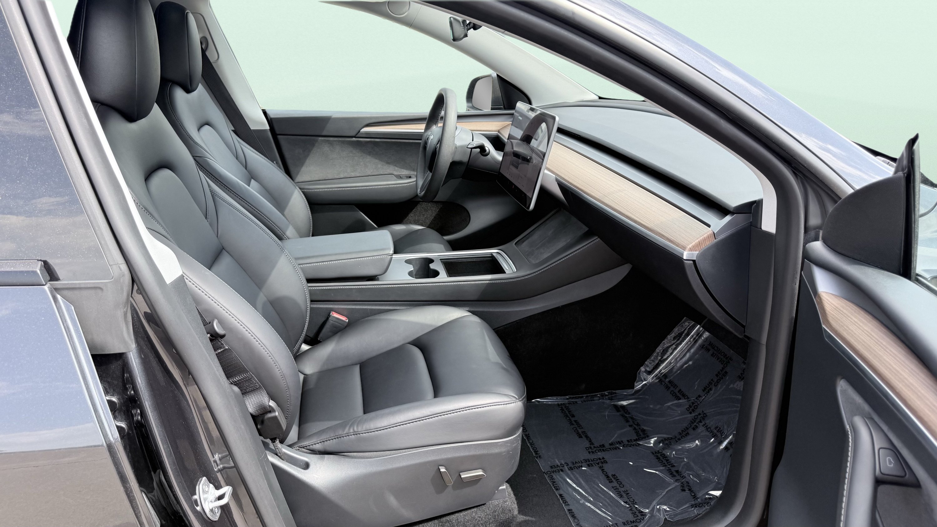 Used 2024 Tesla Model Y Long Range RWD image 38