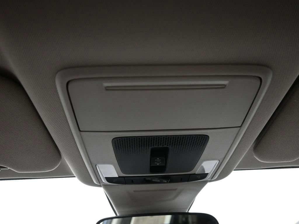 Used 2025 Honda CR-V EX image 17