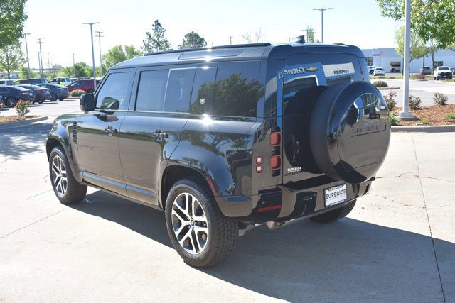 Used 2024 Land Rover Defender 110 X-Dynamic SE image 8