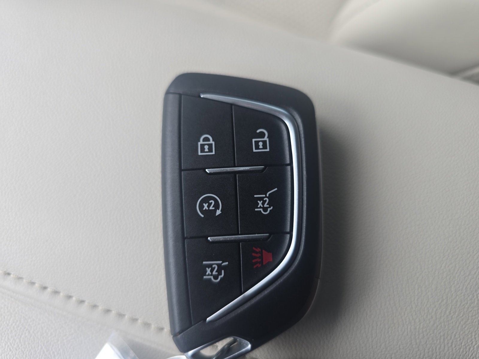 Used 2025 Cadillac Escalade Sport Platinum w/ LPO, Floor Liner Package AWD/4WD image 29